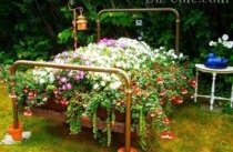 Кровать с цветами