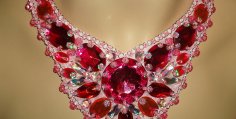 The Jewelry By Hand Is A Class Master