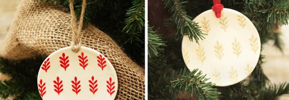 The Jewelry On The Tree With His Hands